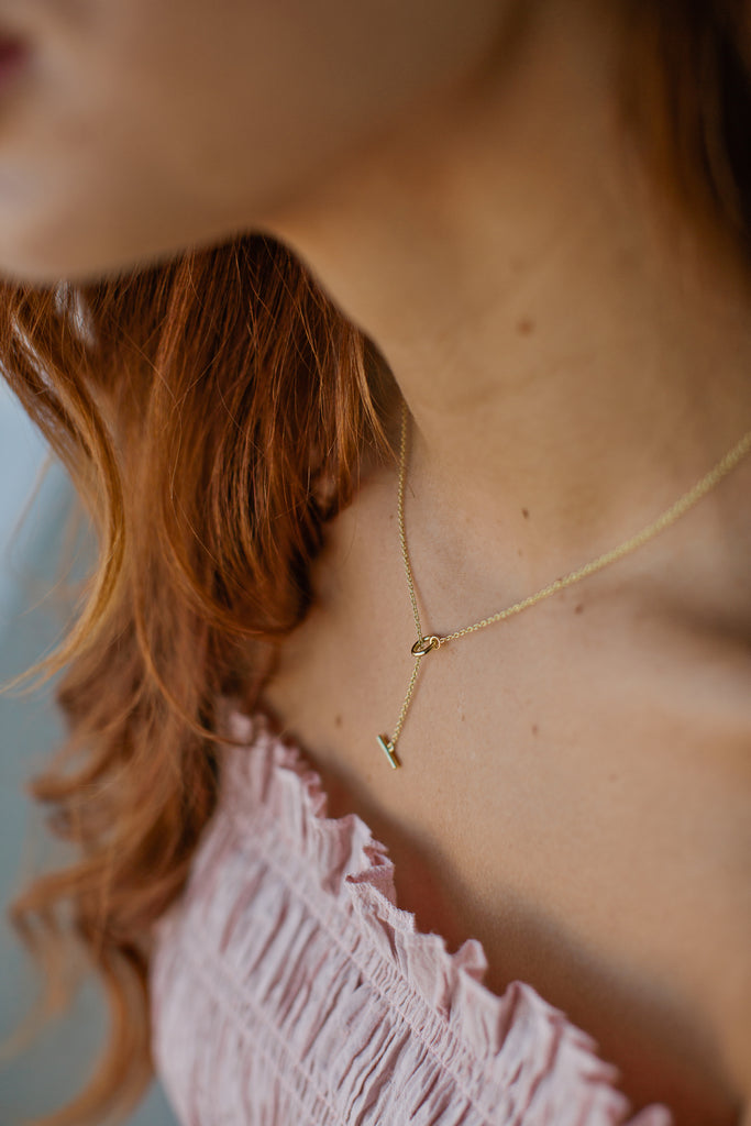 Sophie - Thread Bar Necklace