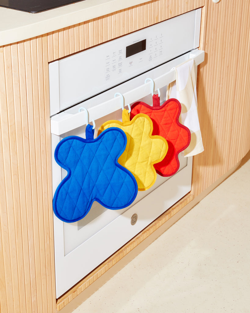 Serving Friends Pot Holder - Blue