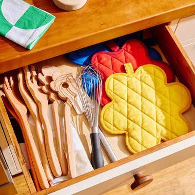 Serving Friends Pot Holder - Yellow