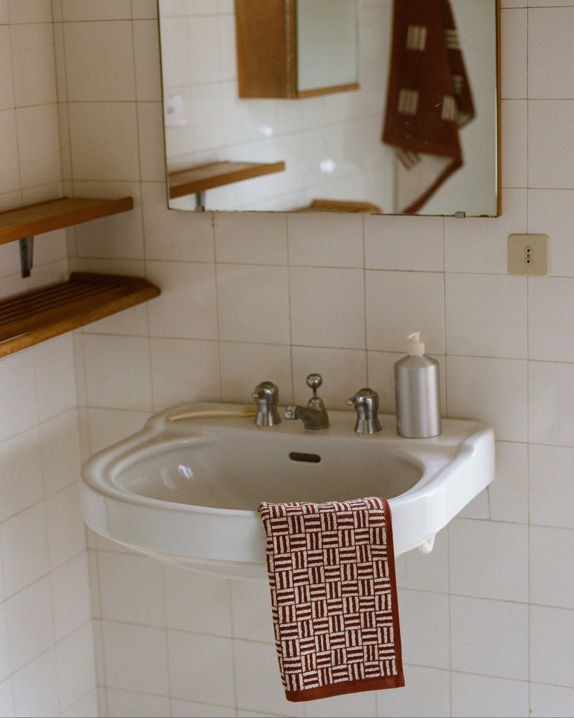 Torrens Hand Towel - Mudbrick & Crème