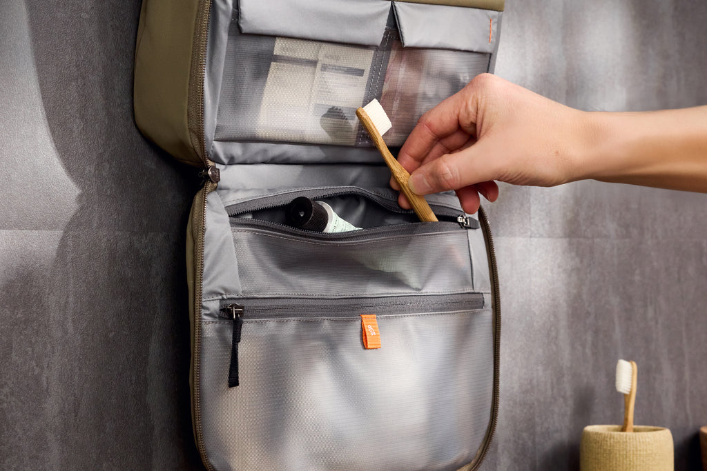 Hanging Toiletry Kit - Sea Kelp