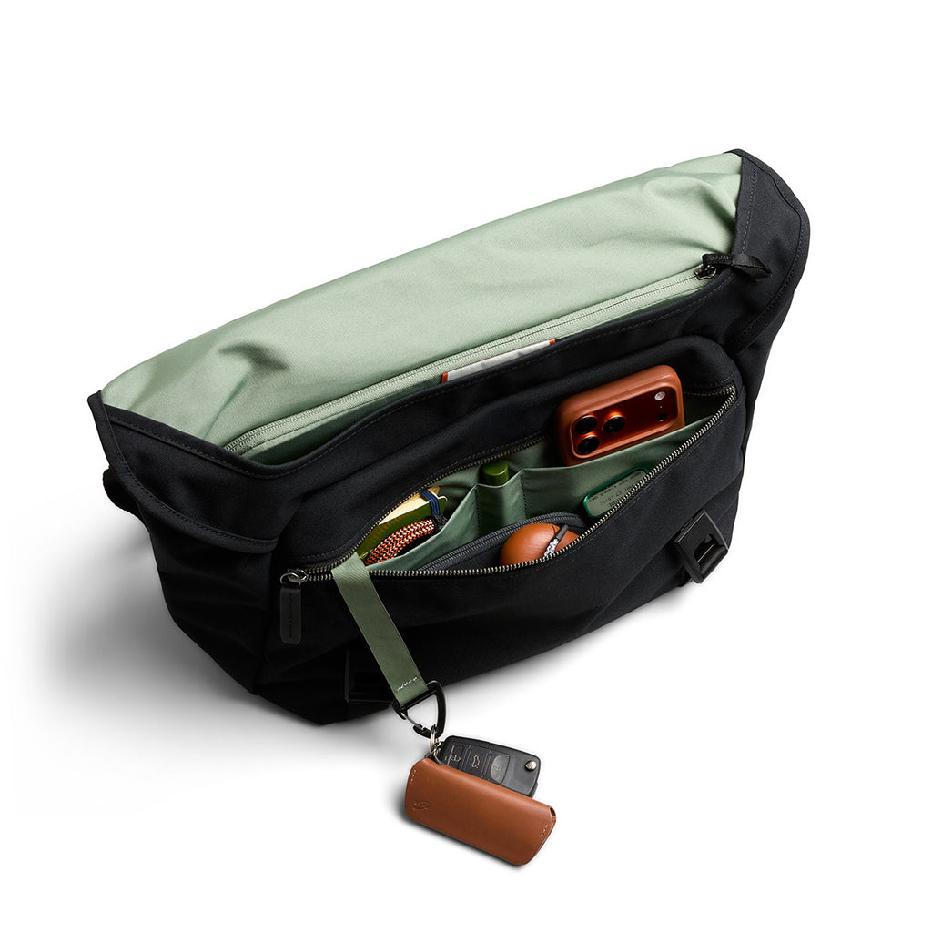 Classic Messenger Bag - Black