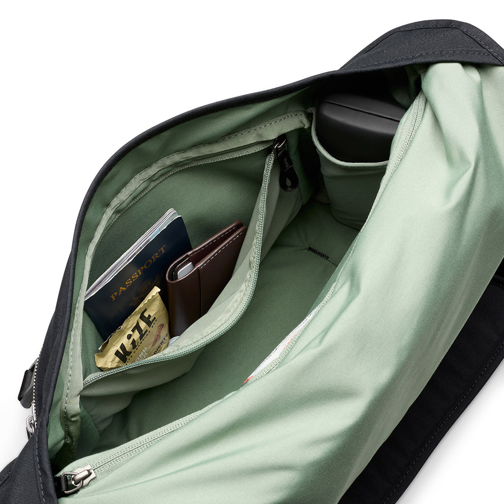 Classic Messenger Bag - Black