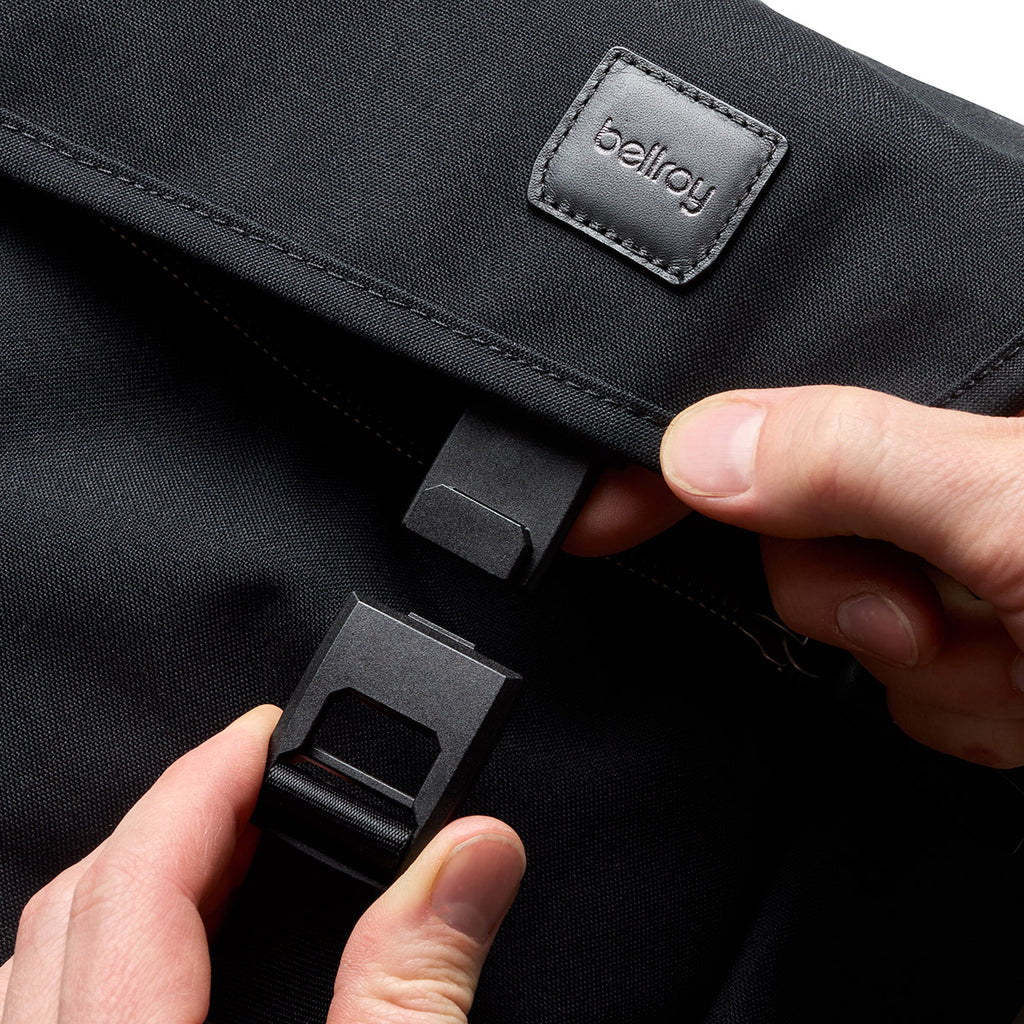 Classic Messenger Bag - Black
