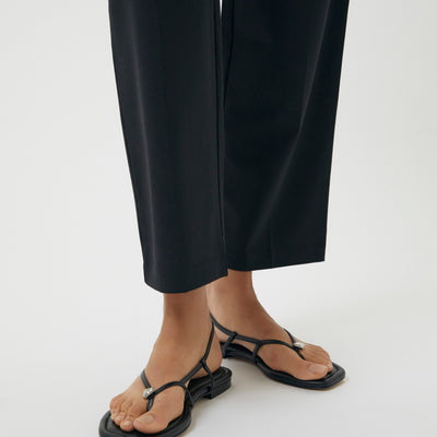 Halle Flat Sandal - Black