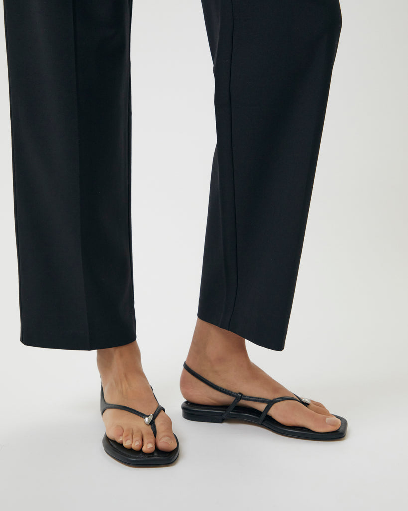 Halle Flat Sandal - Black