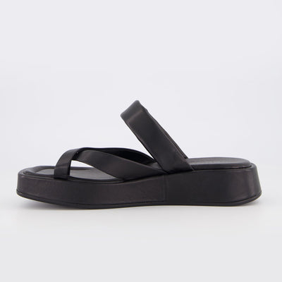 Joanie Sandal - Black