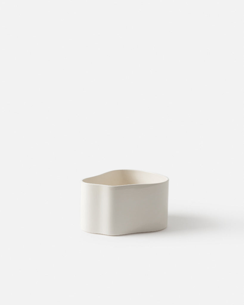 White Artek Riihitie Plant Pots A