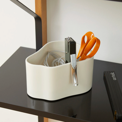 White Artek Riihitie Plant Pots A