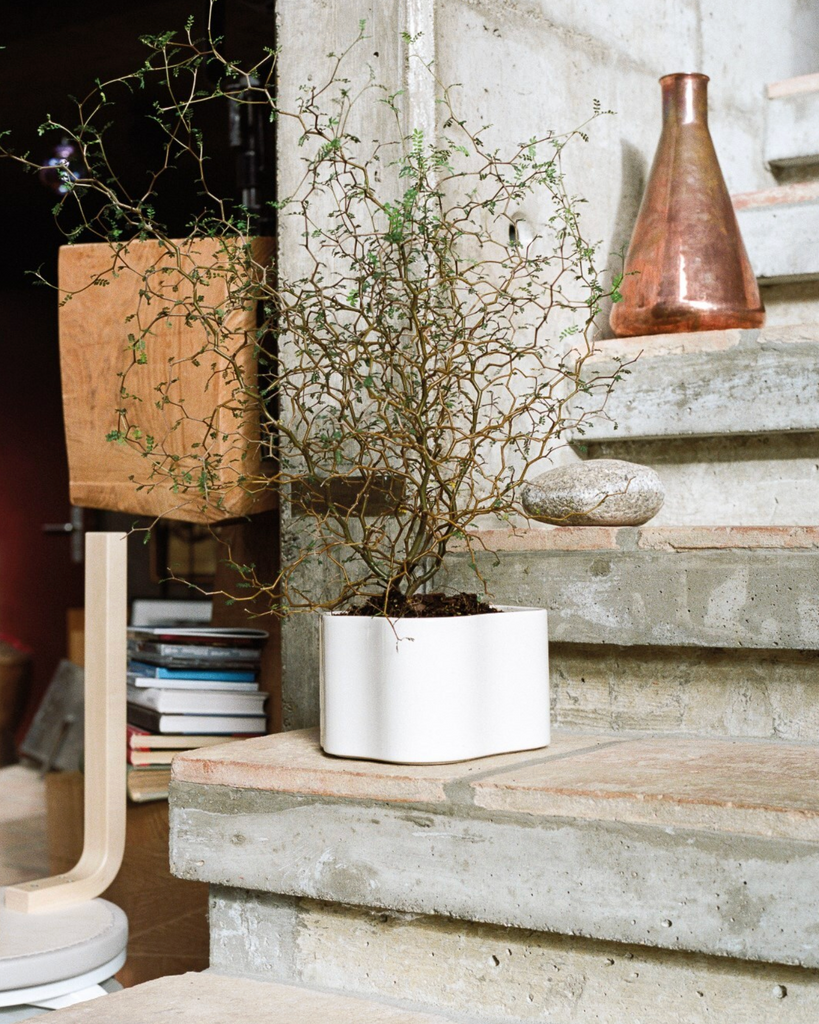 White Artek Riihitie Plant Pot B