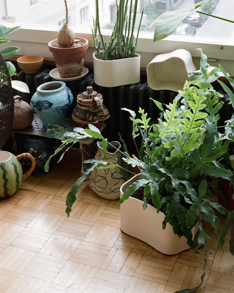 White Artek Riihitie Plant Pot B