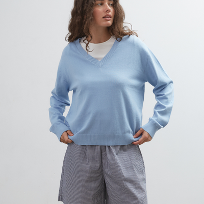 Studio V-Neck - Sky