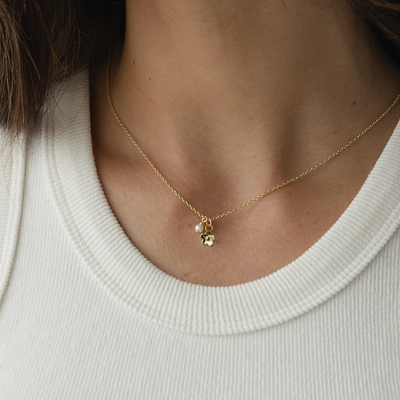 Daisy Day & Pearl Necklace