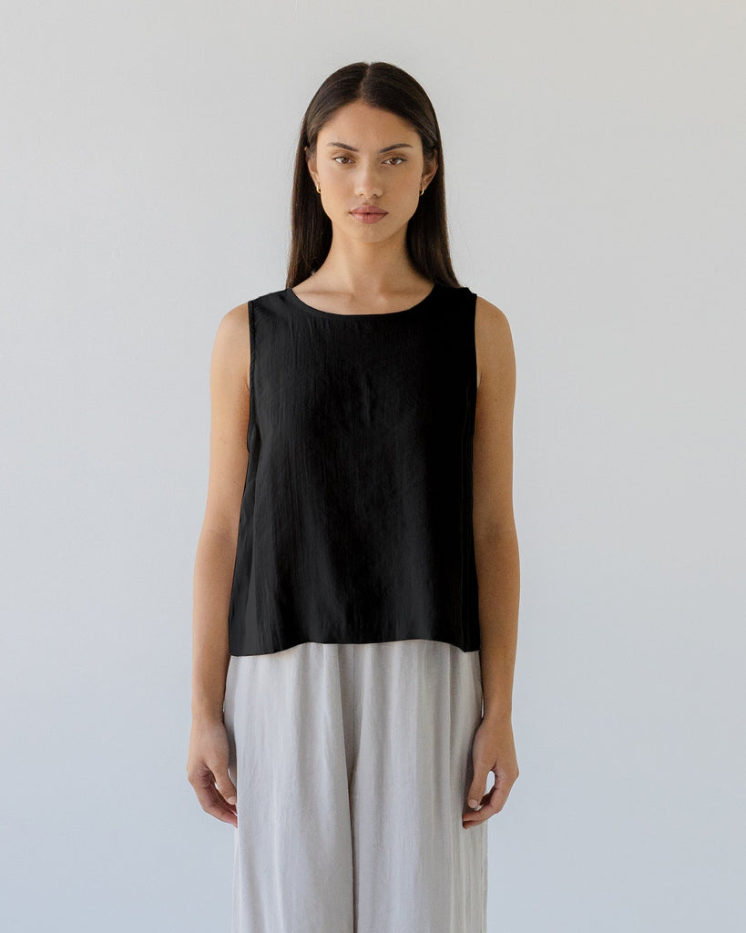 Silky Shell Buttons Top - Black
