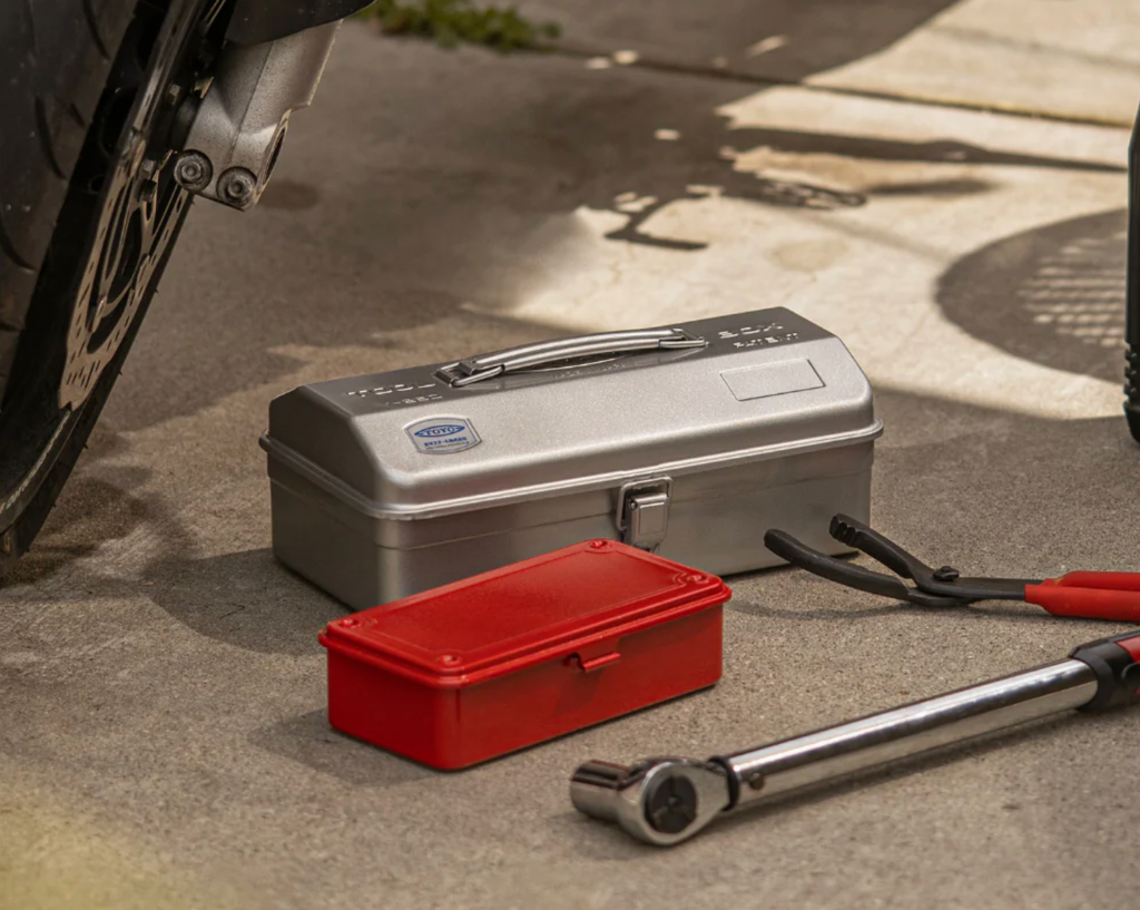 Camber-Top Toolbox - Silver