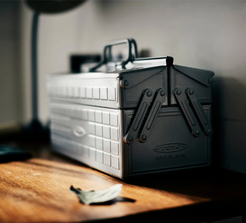 Cantilever Toolbox - Silver