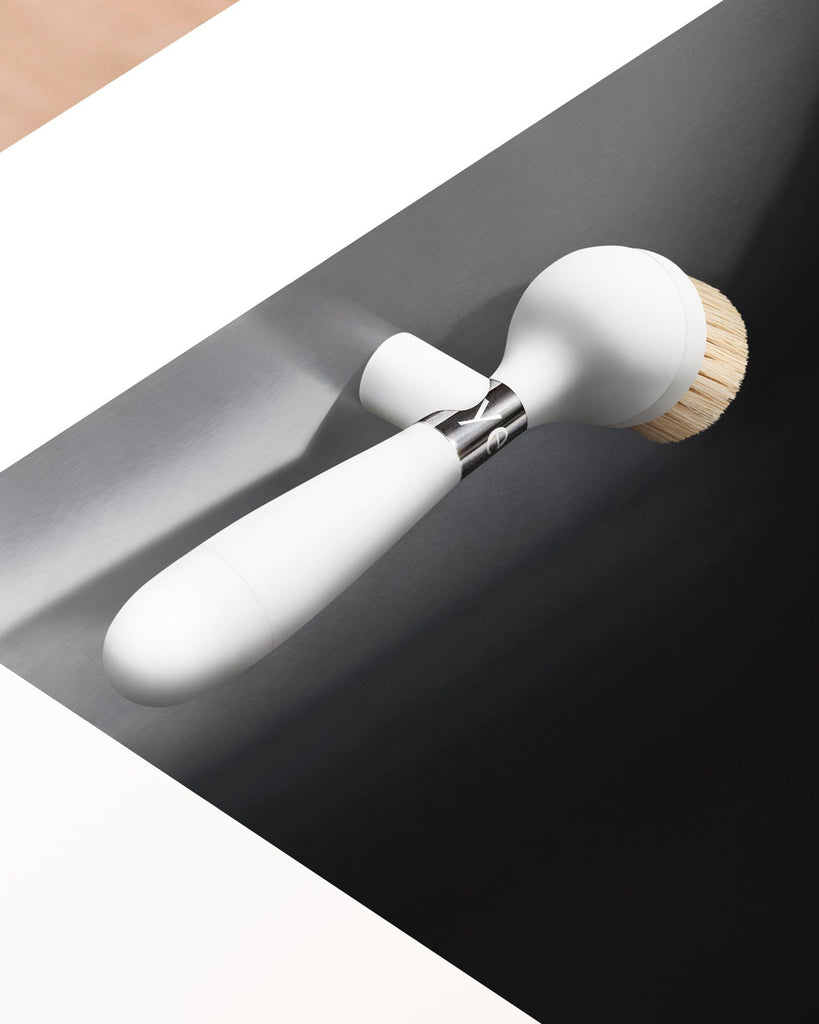 Dish Brush with Magnetic Stand - White